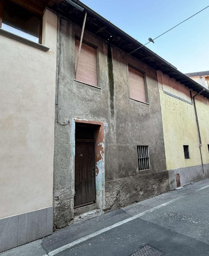 Trilocale da ristrutturare a Terno d'Isola