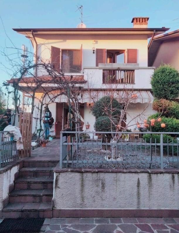 Villa in vendita a Cologno al Serio
