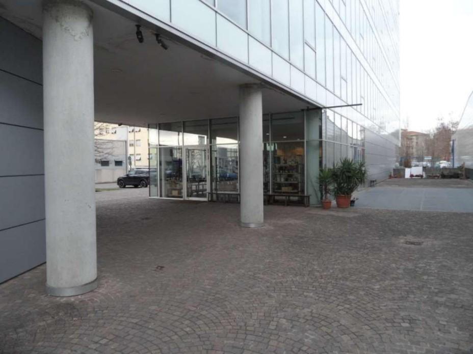 Locale commerciale in vendita a Bergamo