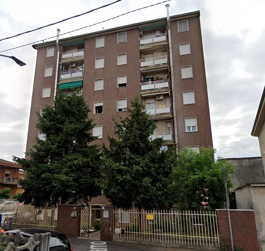 Trilocale da ristrutturare a Limbiate