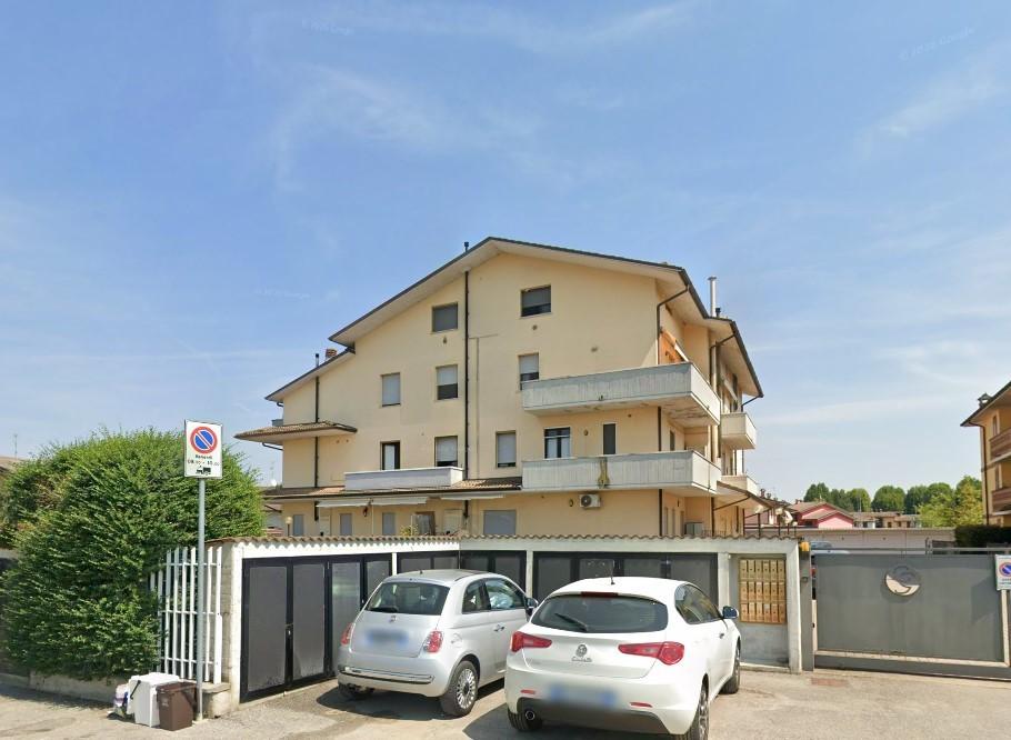 Trilocale da ristrutturare a Massalengo