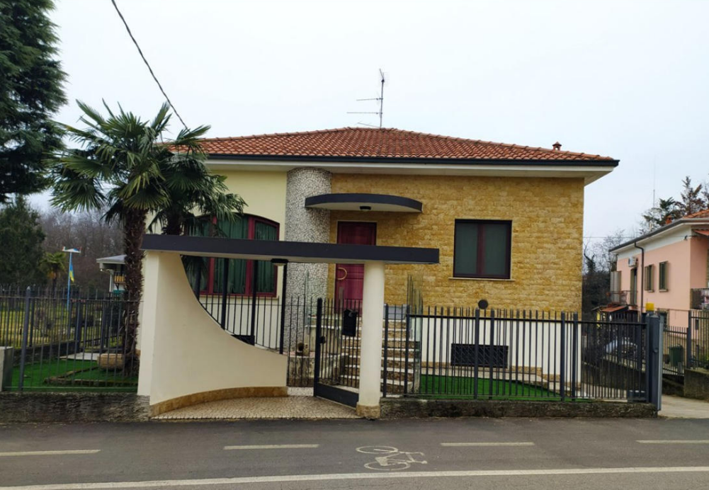 Villa con giardino, Cairate peveranza