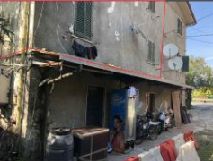 Bilocale da ristrutturare, Carrara battilana