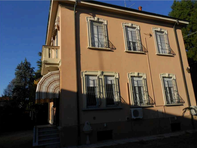 Villa con giardino a Saronno