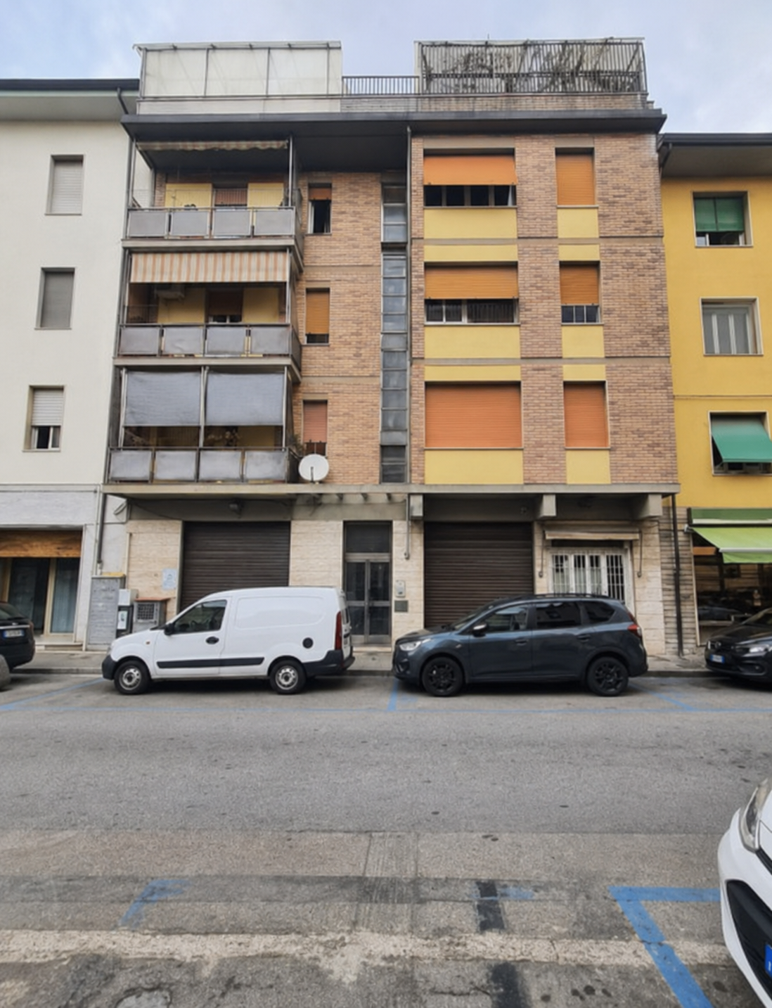 Casa vacanza 5 Locali o pi� in vendita a Pontedera