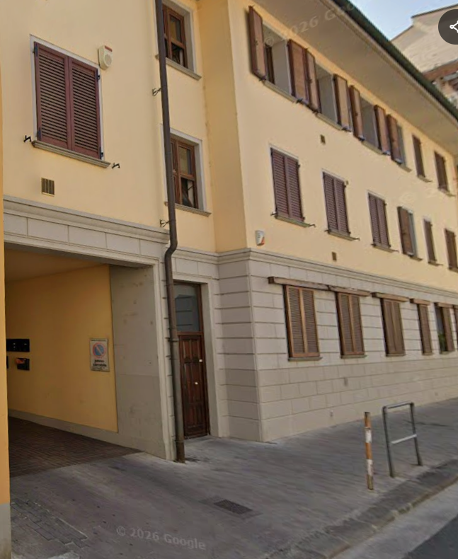 Trilocale con terrazzo, Pontedera centro