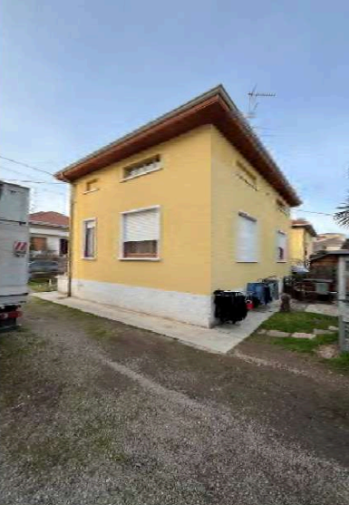 Casa indipendente con giardino a Lonate Pozzolo