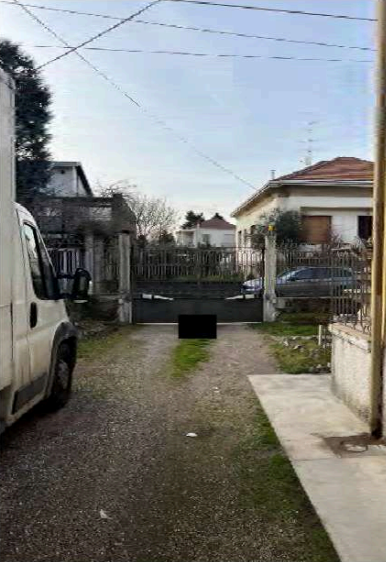 Casa indipendente con giardino a Lonate Pozzolo