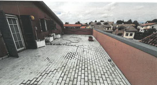 Appartamento con terrazzi a Bernareggio