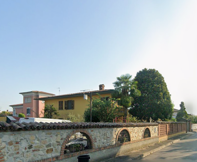 Villa con giardino a Monticelli Pavese