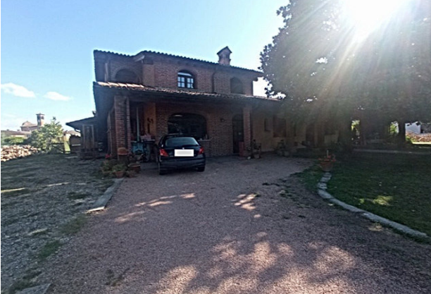 Villa con giardino a Monticelli Pavese