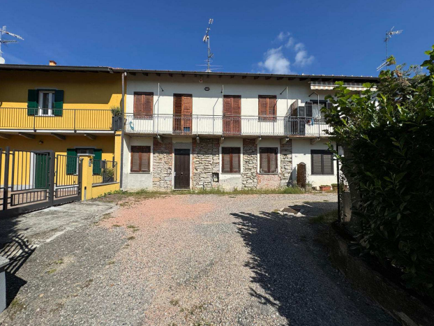Casa indipendente con giardino, Mornago crugnola
