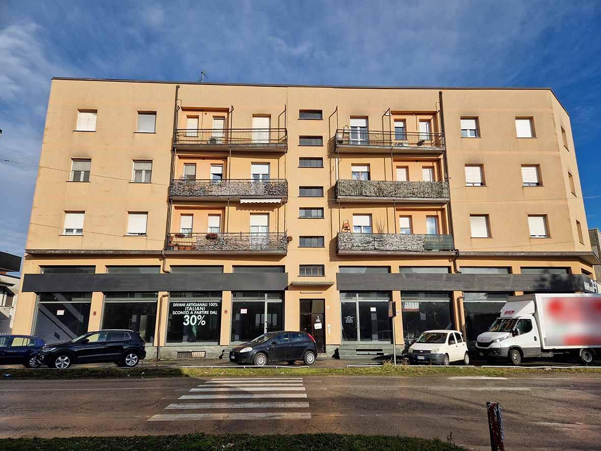 Negozio in vendita a Limbiate