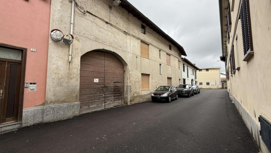 Casa indipendente da ristrutturare a Gambol�