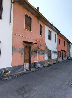 Villa con giardino a Albuzzano
