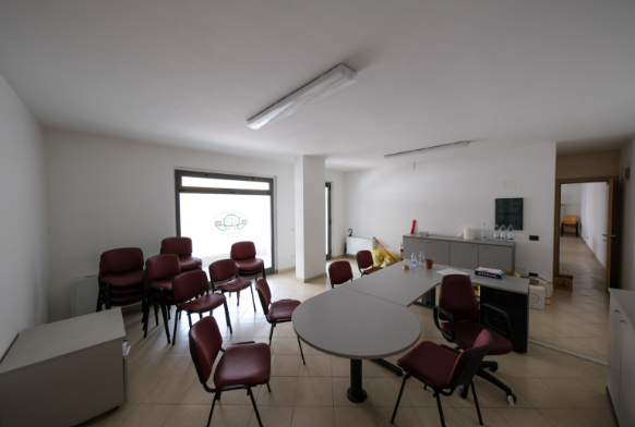 Negozio in vendita a Arluno