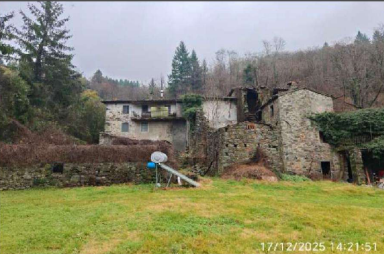 Casa indipendente con terrazzi a Fosciandora
