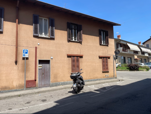 Ufficio da ristrutturare a Besana in Brianza