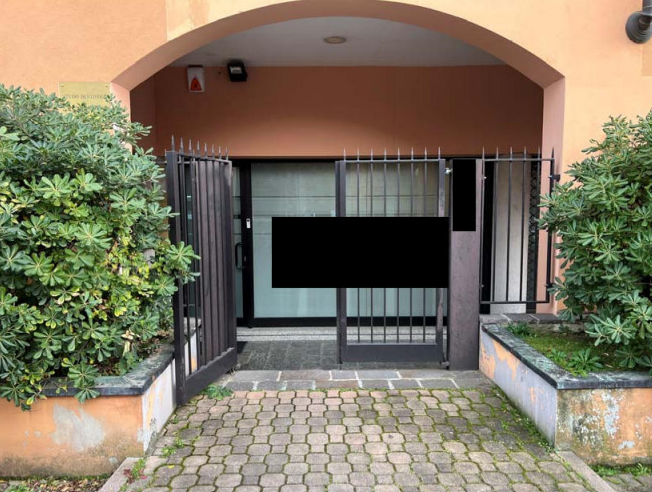 Negozio in vendita a Saronno
