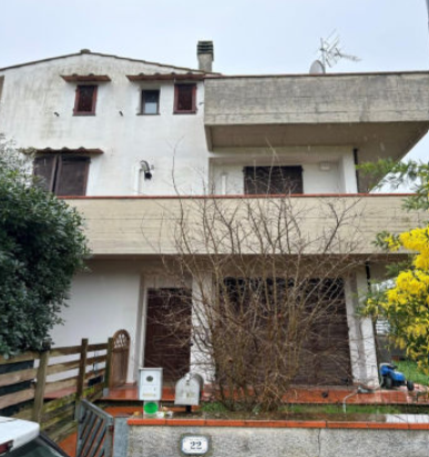 Villa con giardino, Bientina santa colomba