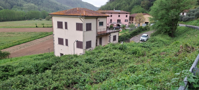 Stabile/Palazzo con giardino, Bagni di Lucca fornoli