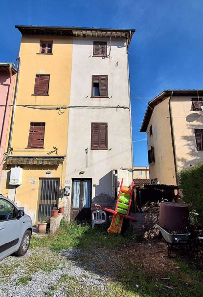 Casa indipendente da ristrutturare, Lucca sant'anna