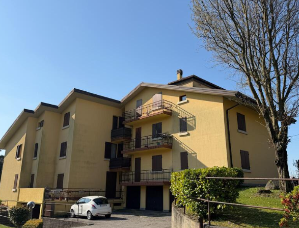 Bilocale ristrutturato a Caprino Bergamasco