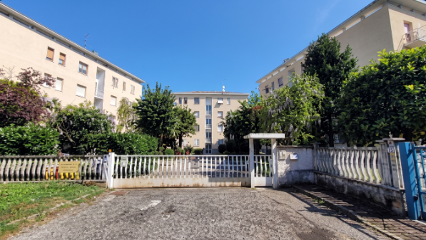 Quadrilocale in vendita a Cesano Boscone