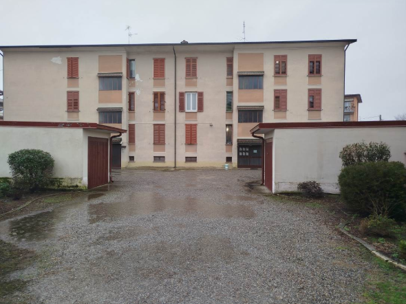 Trilocale con terrazzo a Caravaggio