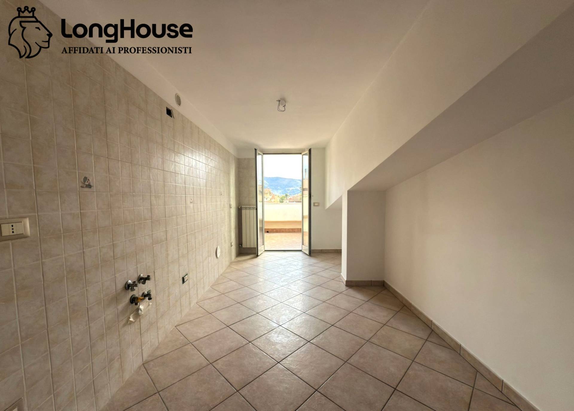 Appartamento in vendita a Guidonia Montecelio, Villanova