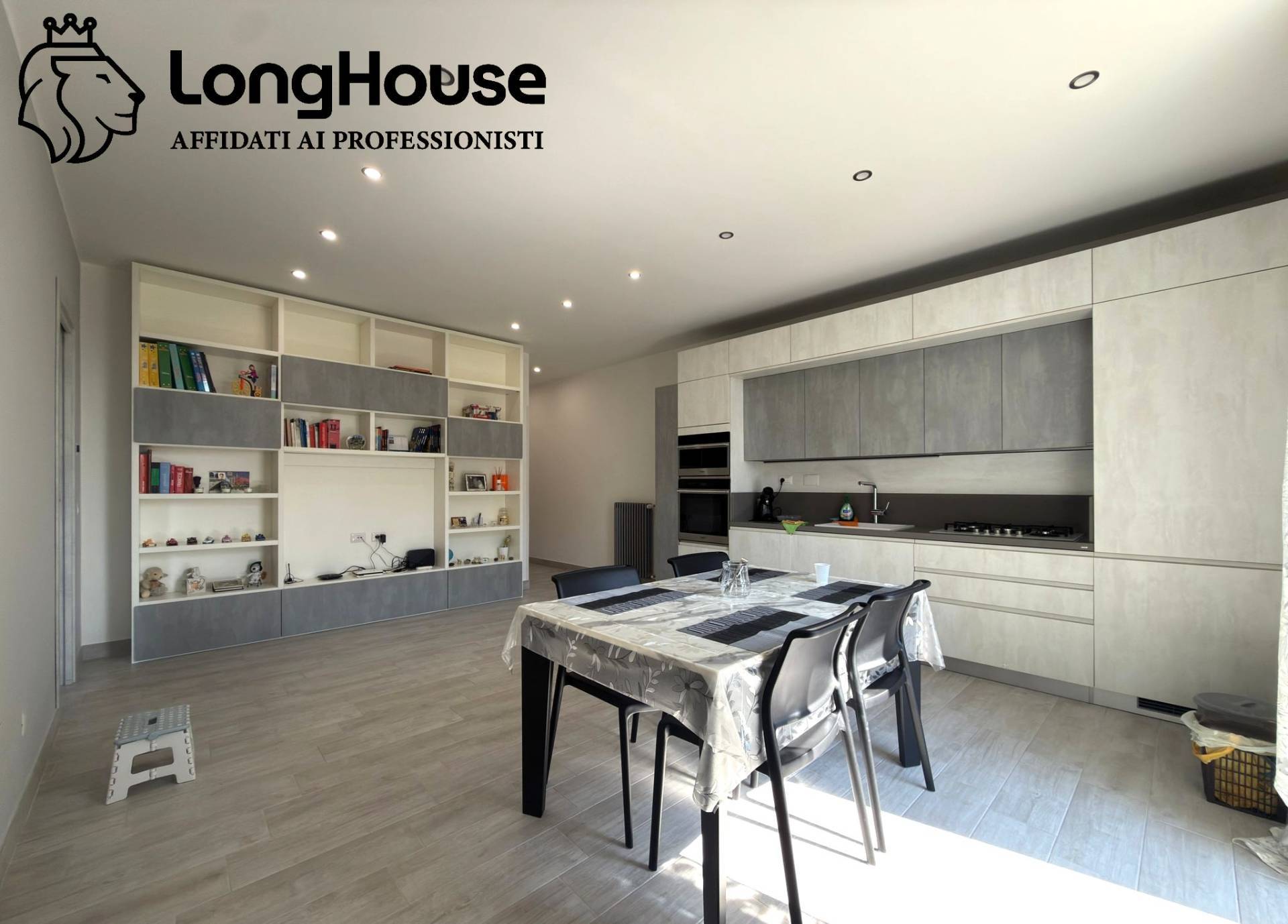 Appartamento in vendita a Guidonia Montecelio, Villanova