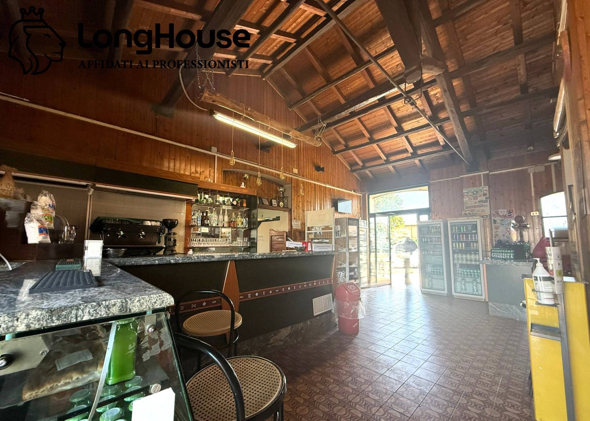 Locale commerciale in vendita a Roma, Due Leoni