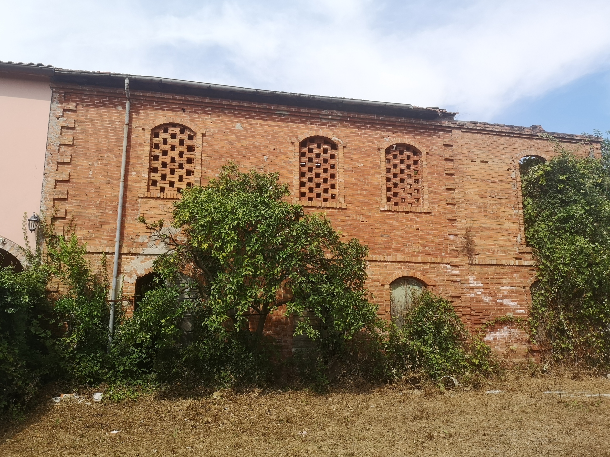 Casa indipendente da ristrutturare in via tavolara 59, Castelnuovo Magra