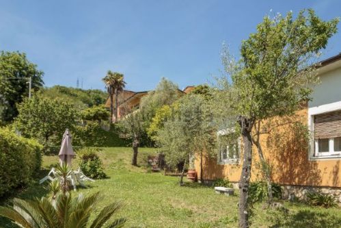 Villa da ristrutturare in via milazzo 10c, Carrara