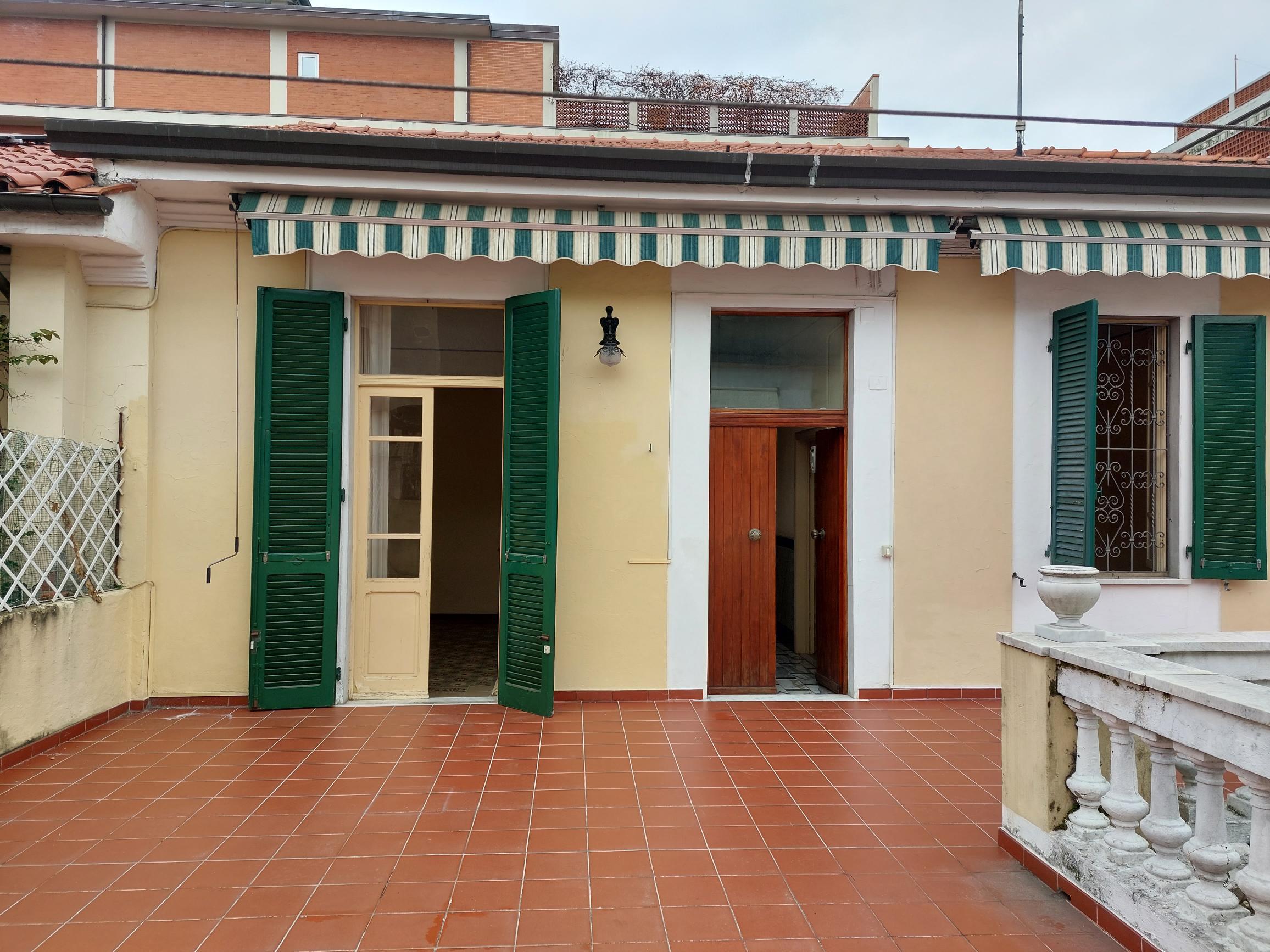 Casa indipendente con terrazzo in via campo d'appio 10, Carrara