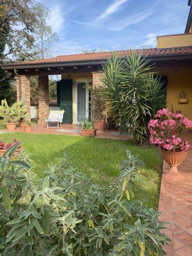 Villa con giardino in via palvotrisia 38, Castelnuovo Magra