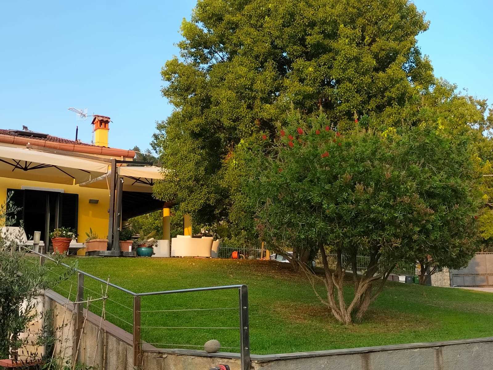 casa indipendente in vendita a Castelnuovo Magra