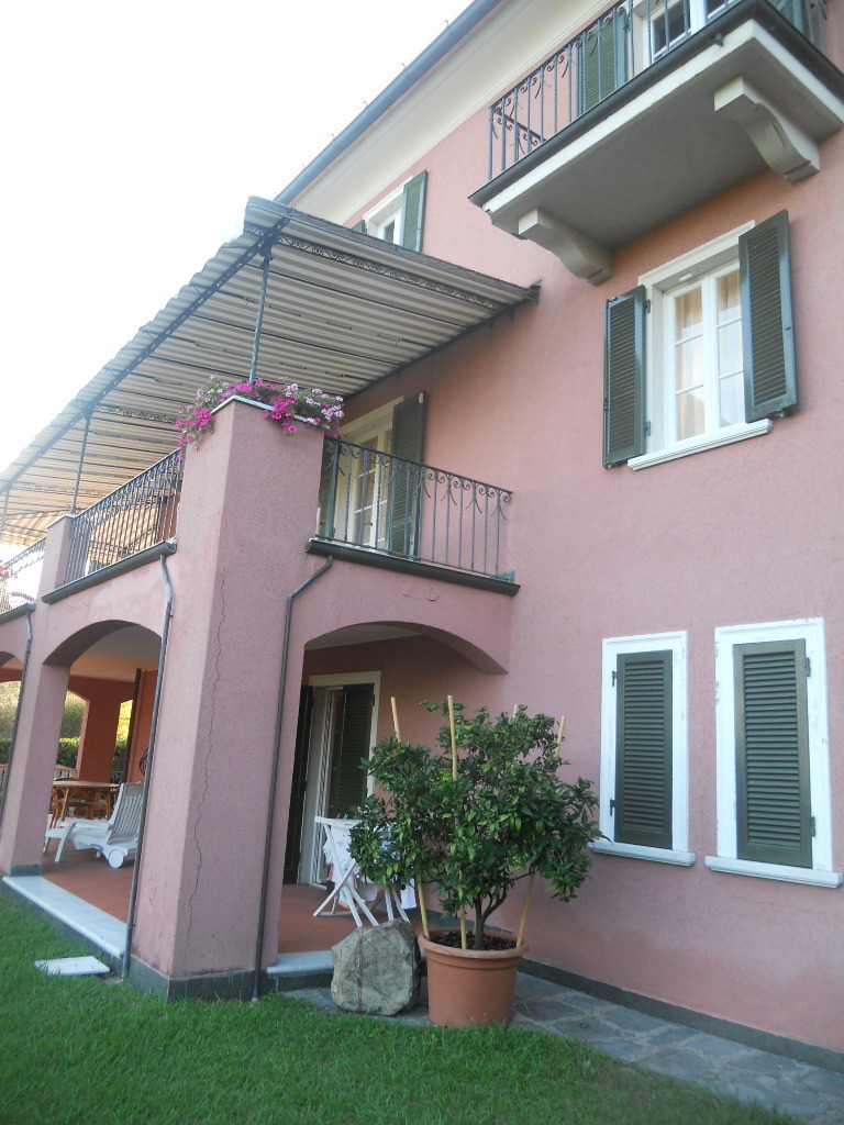 Villa con giardino in via montefrancio 69, Castelnuovo Magra