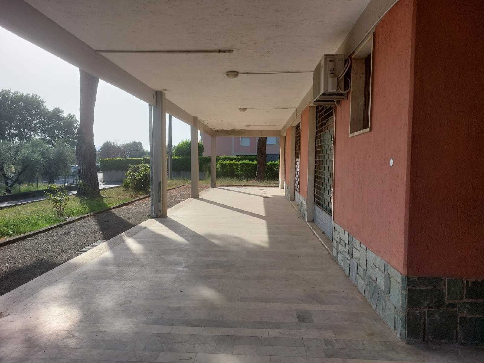 Locale commerciale in vendita in via aglione 3, Castelnuovo Magra