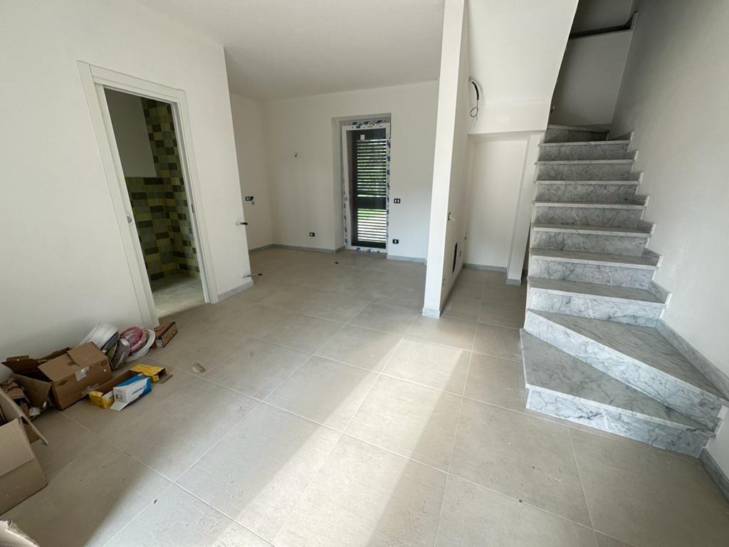 Casa indipendente con giardino in via p. ratti 44, Ameglia