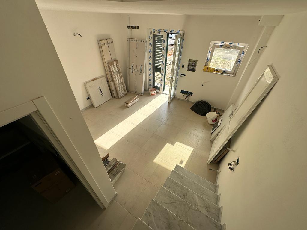 Casa indipendente con giardino in via p. ratti 3a, Ameglia