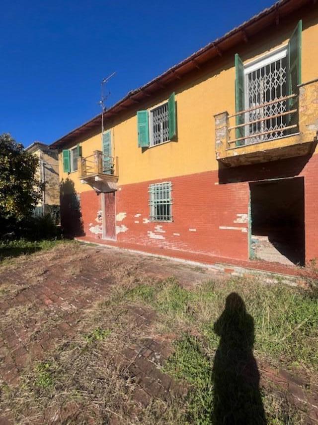 Casa indipendente con giardino in via ghiarettolo 11, Sarzana