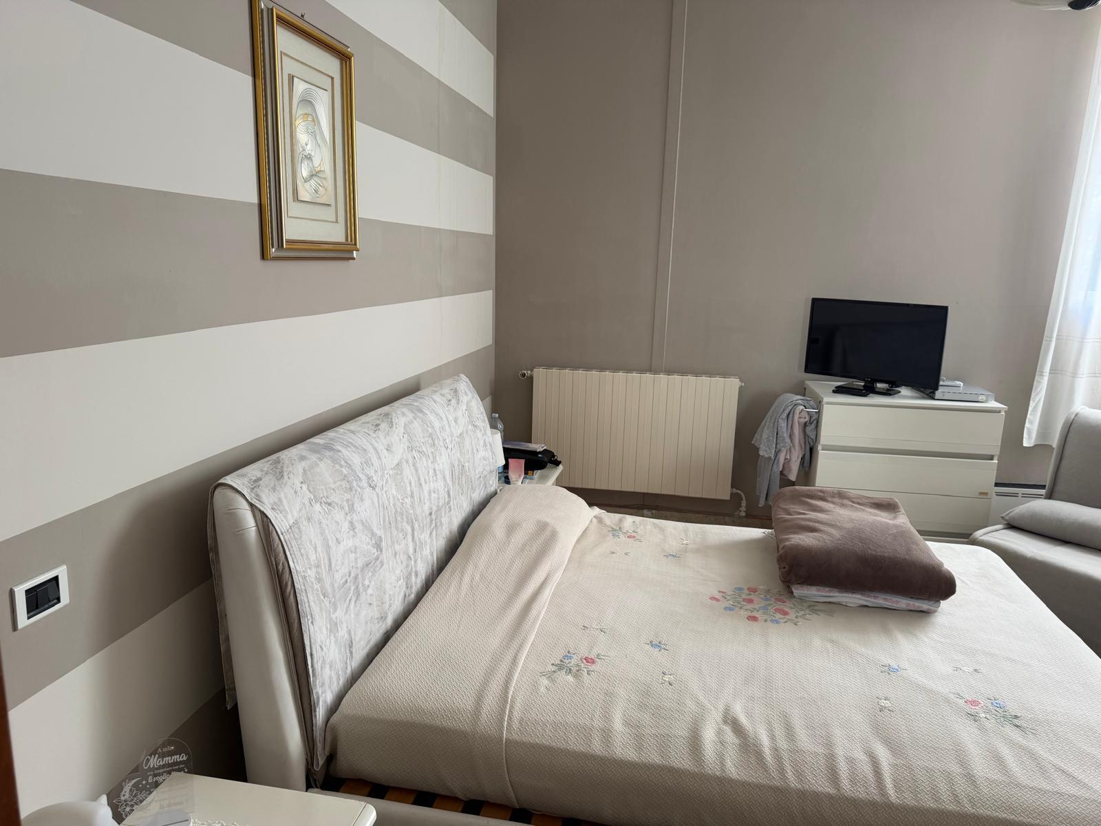 Casa indipendente con terrazzo in via roma 1, Carrara