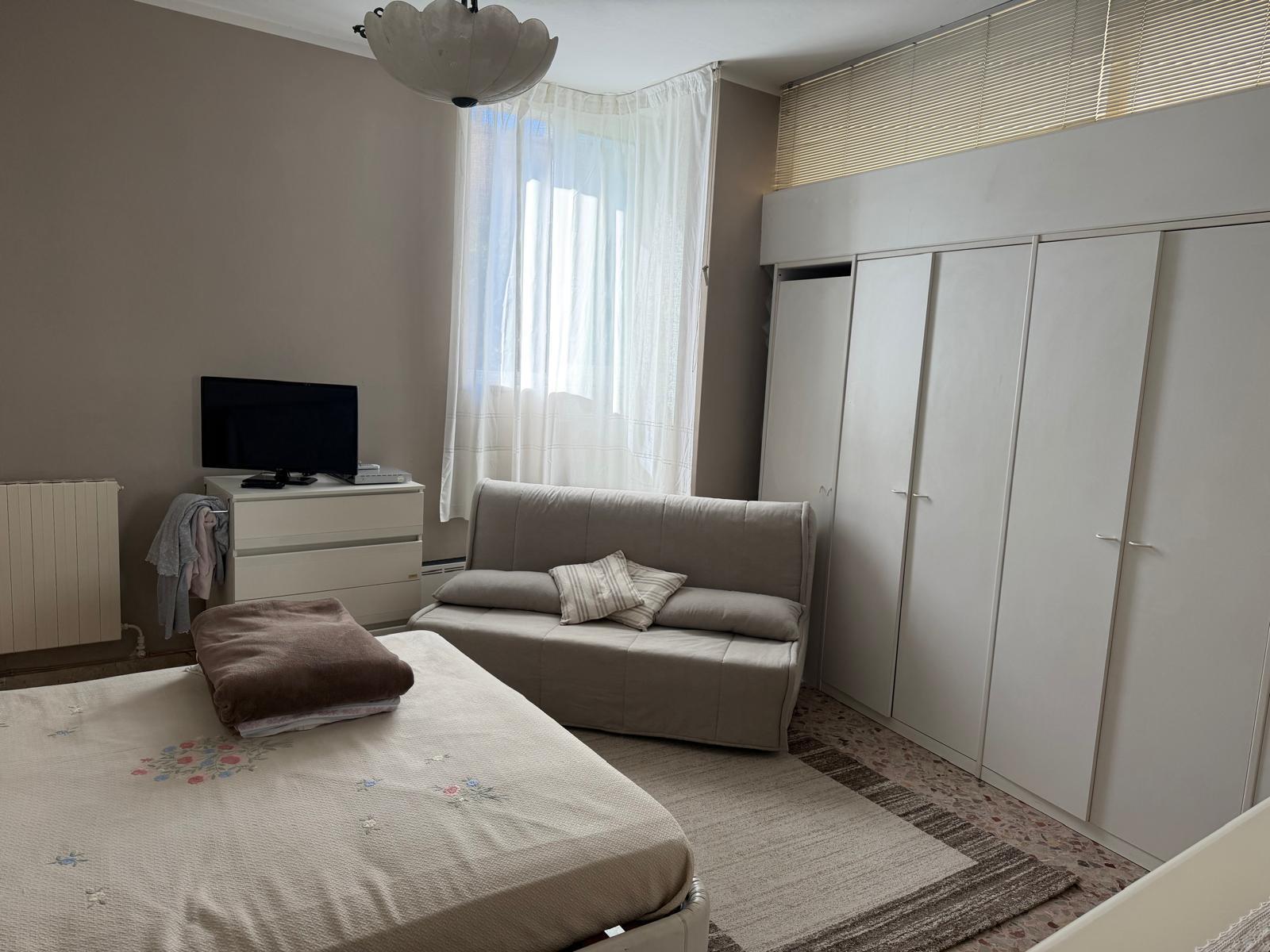 Casa indipendente con terrazzo in via roma 1, Carrara