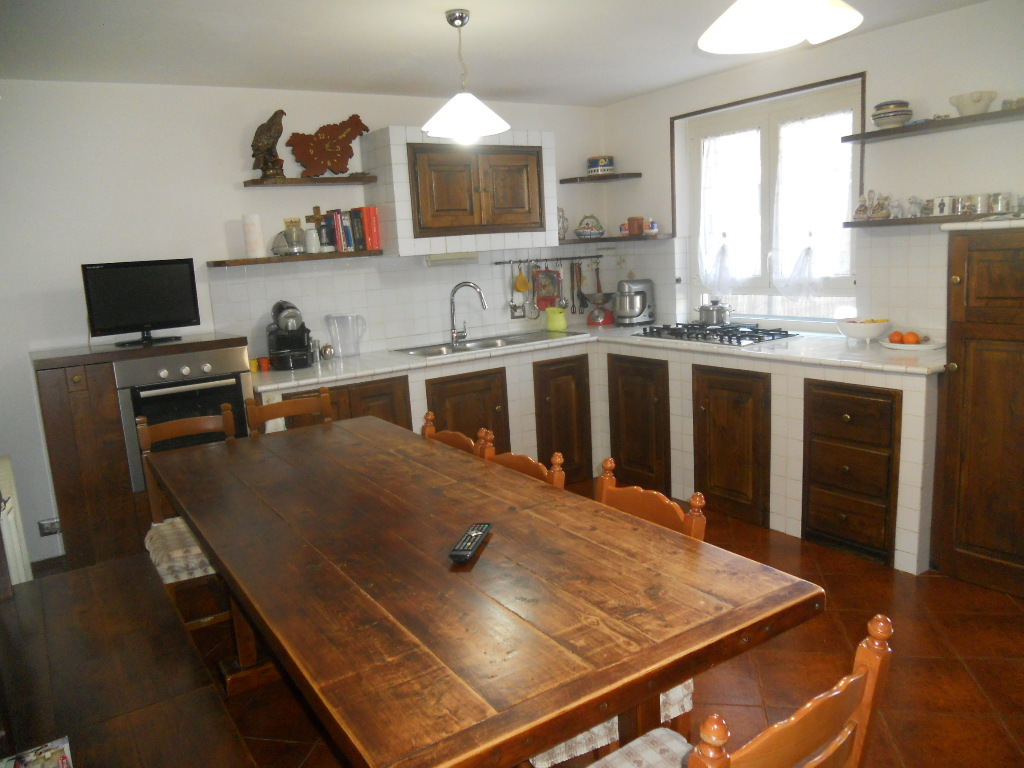 Casa indipendente con giardino in via nerchia 23, Sarzana