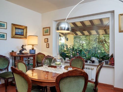 Casa indipendente con giardino in viale xx settembre 25, Carrara