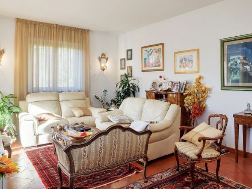 Casa indipendente con giardino in viale xx settembre 25, Carrara