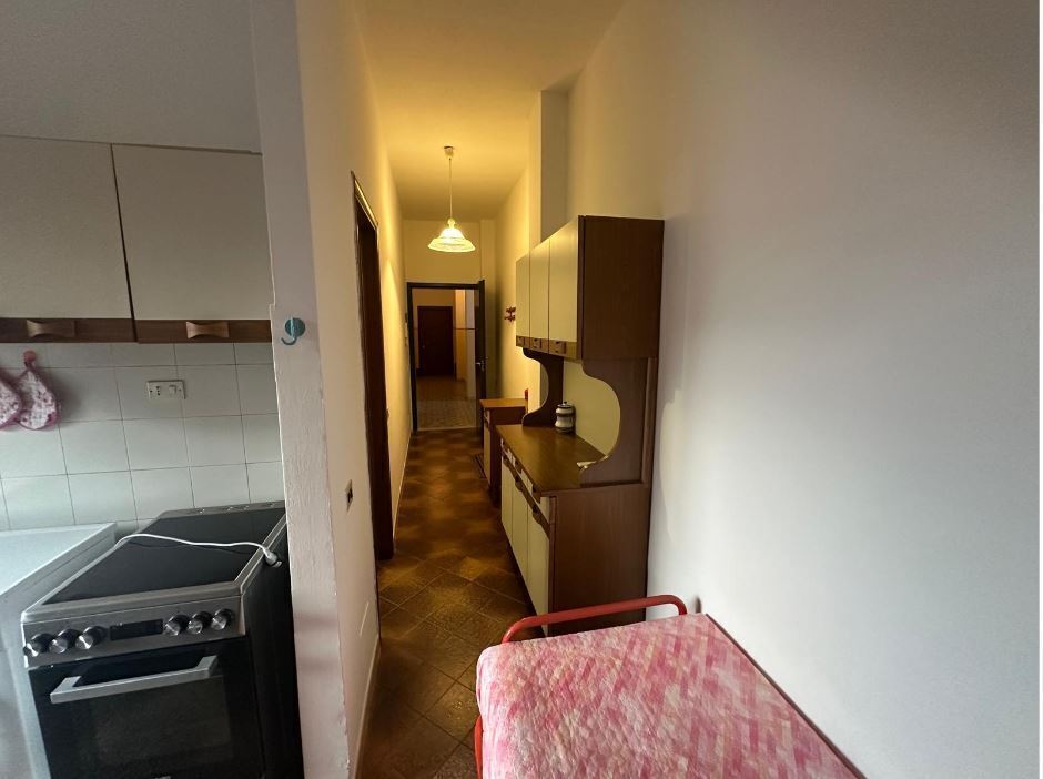 Bilocale da ristrutturare in viale litoraneo 10, Sarzana