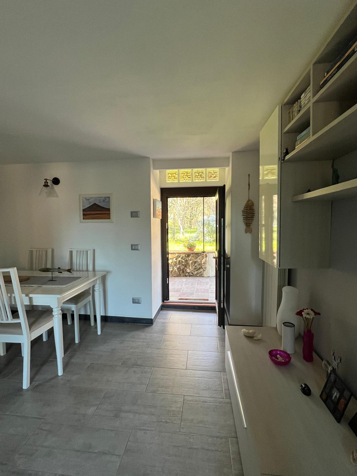 Casa indipendente con giardino in via canale 193, Castelnuovo Magra