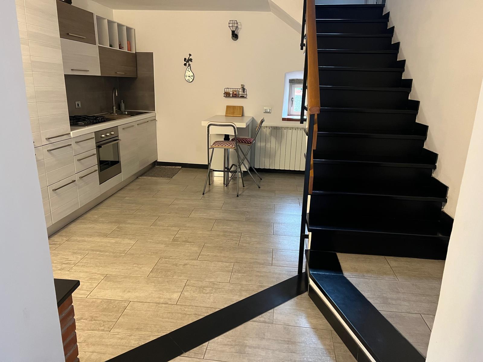 Casa indipendente con giardino in via canale 193, Castelnuovo Magra